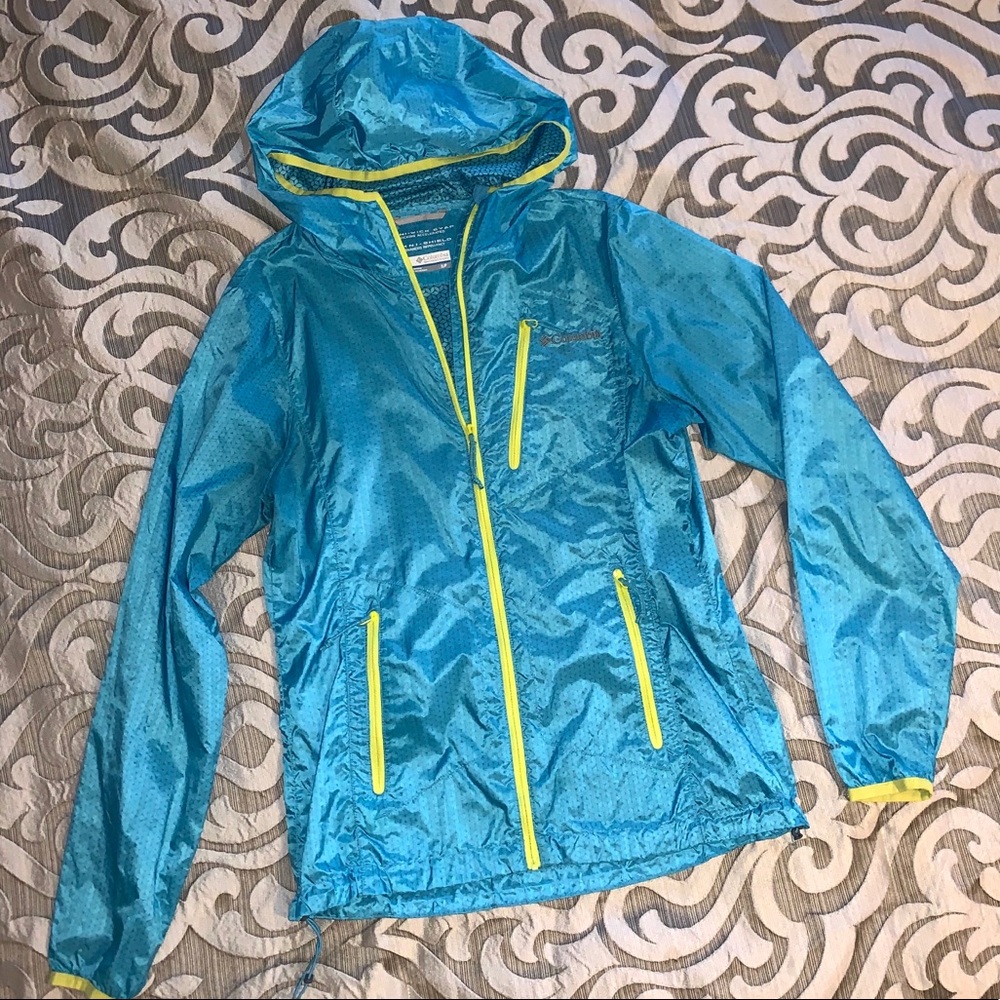 ❌ SOLD ❌ Columbia Jacket. 🖤😍